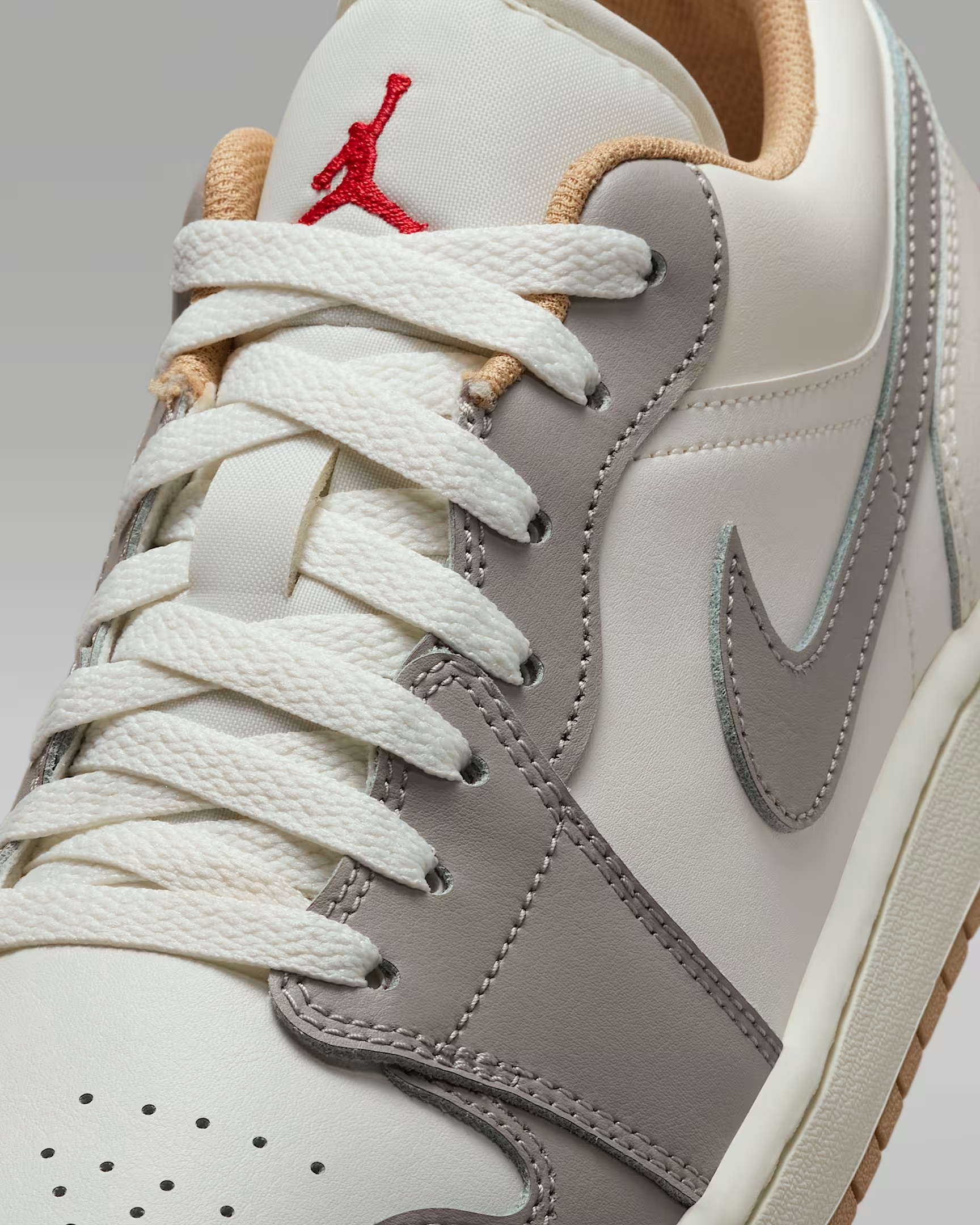 Air Jordan 1 Low - Image 4