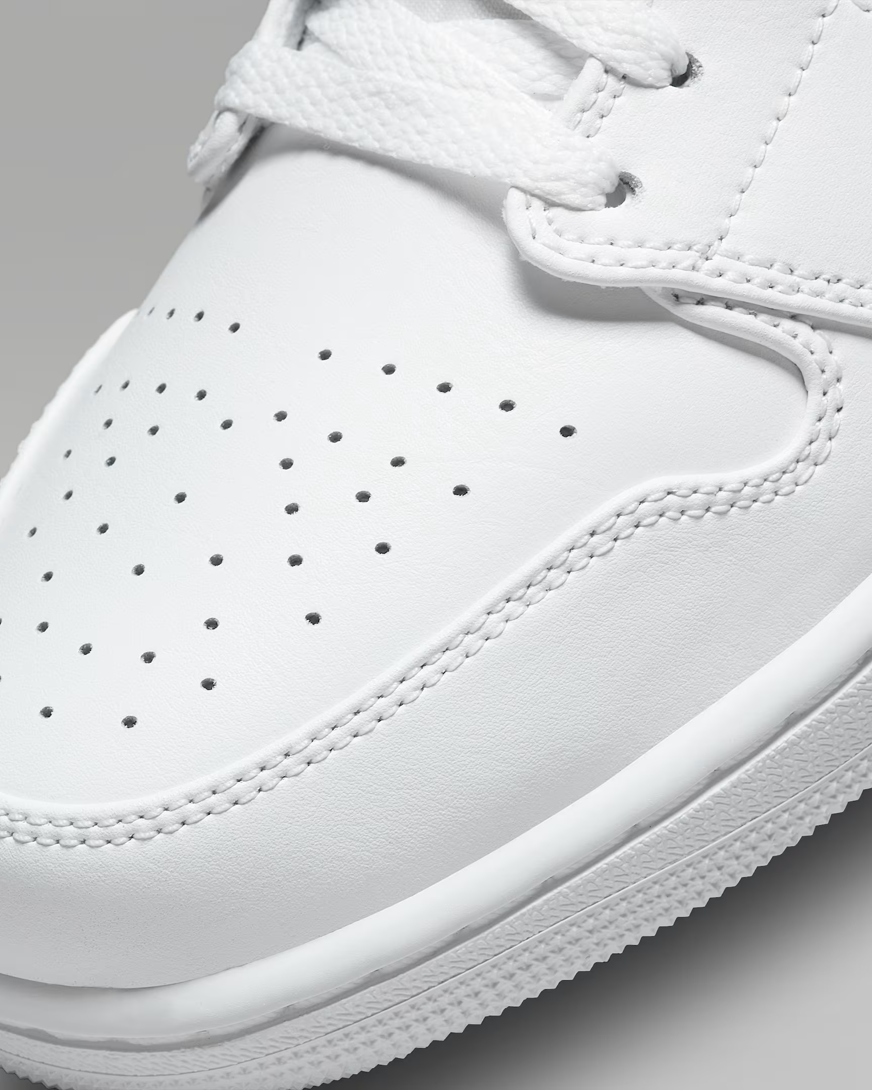 Air Jordan 1 Low - Image 4