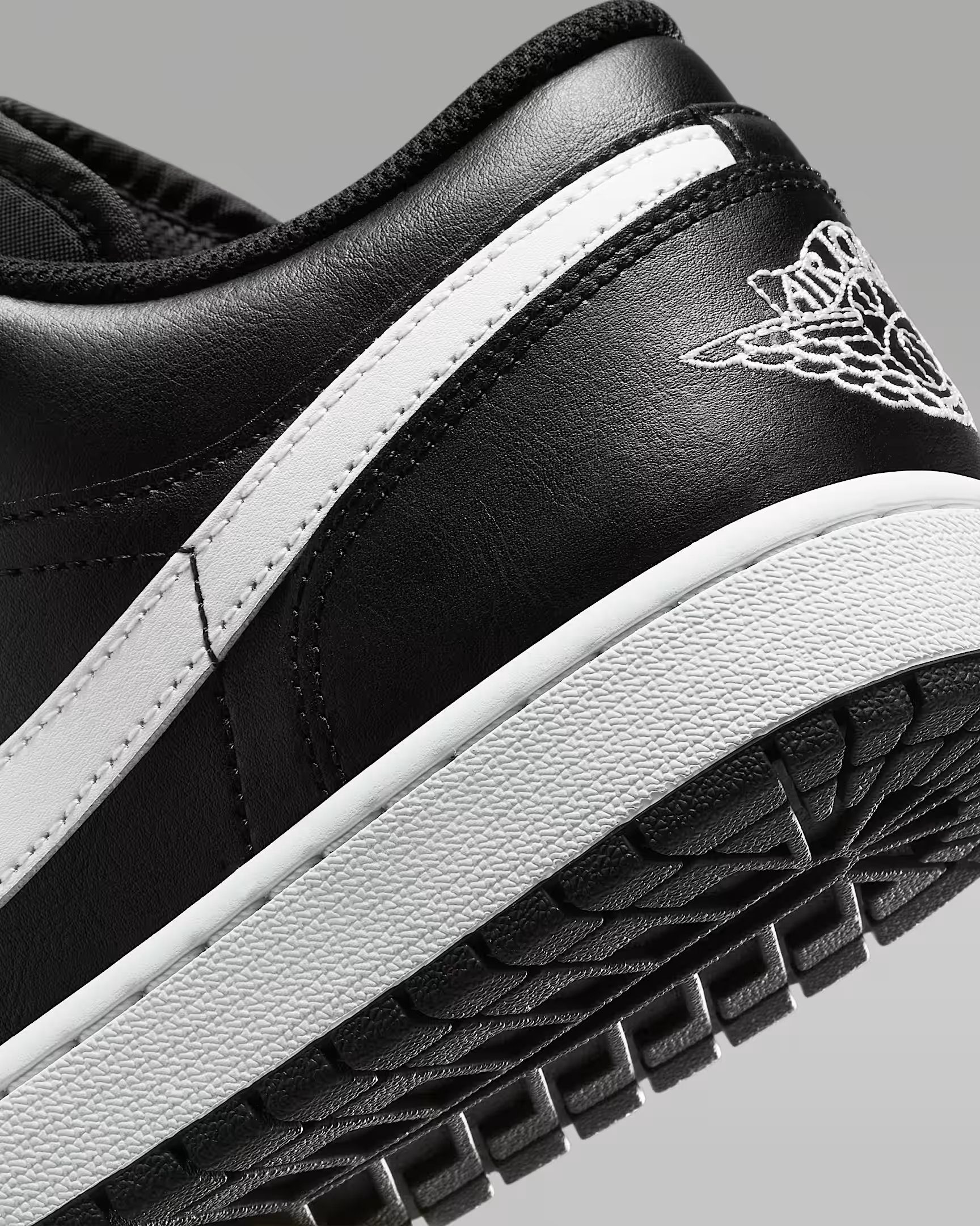 Air Jordan 1 Low - Image 3