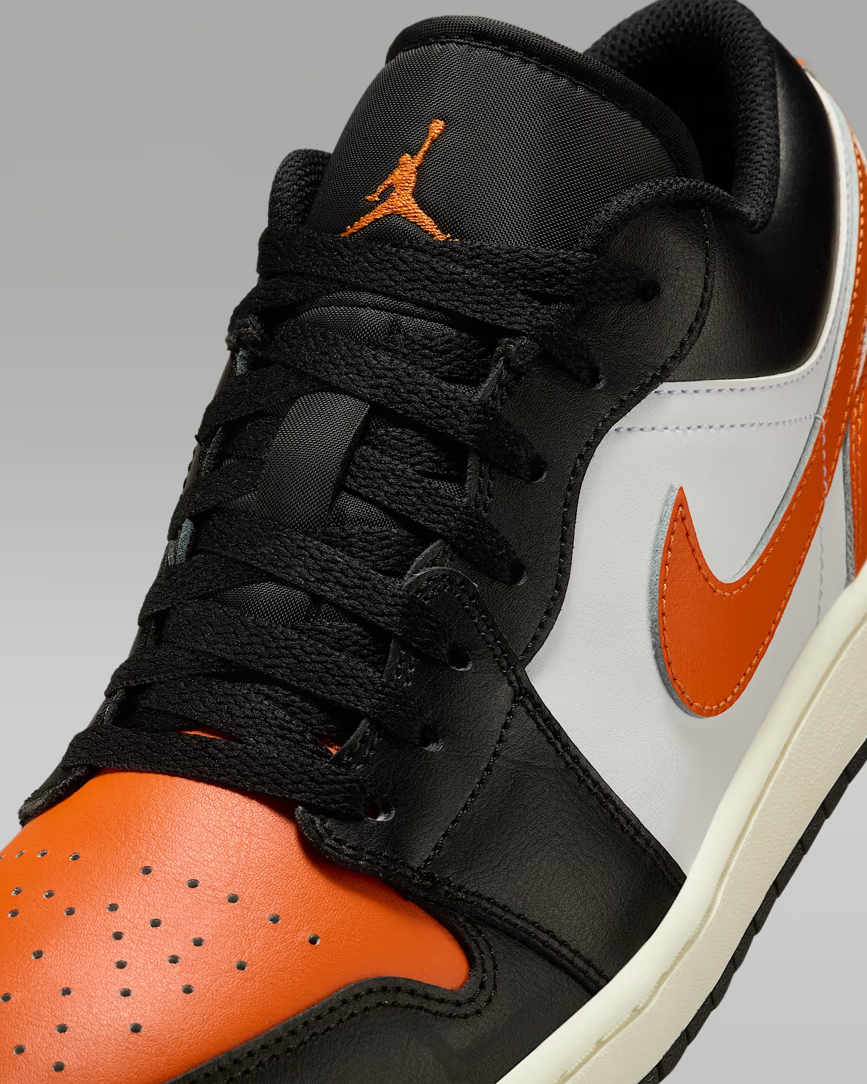 Air Jordan 1 Low - Image 4