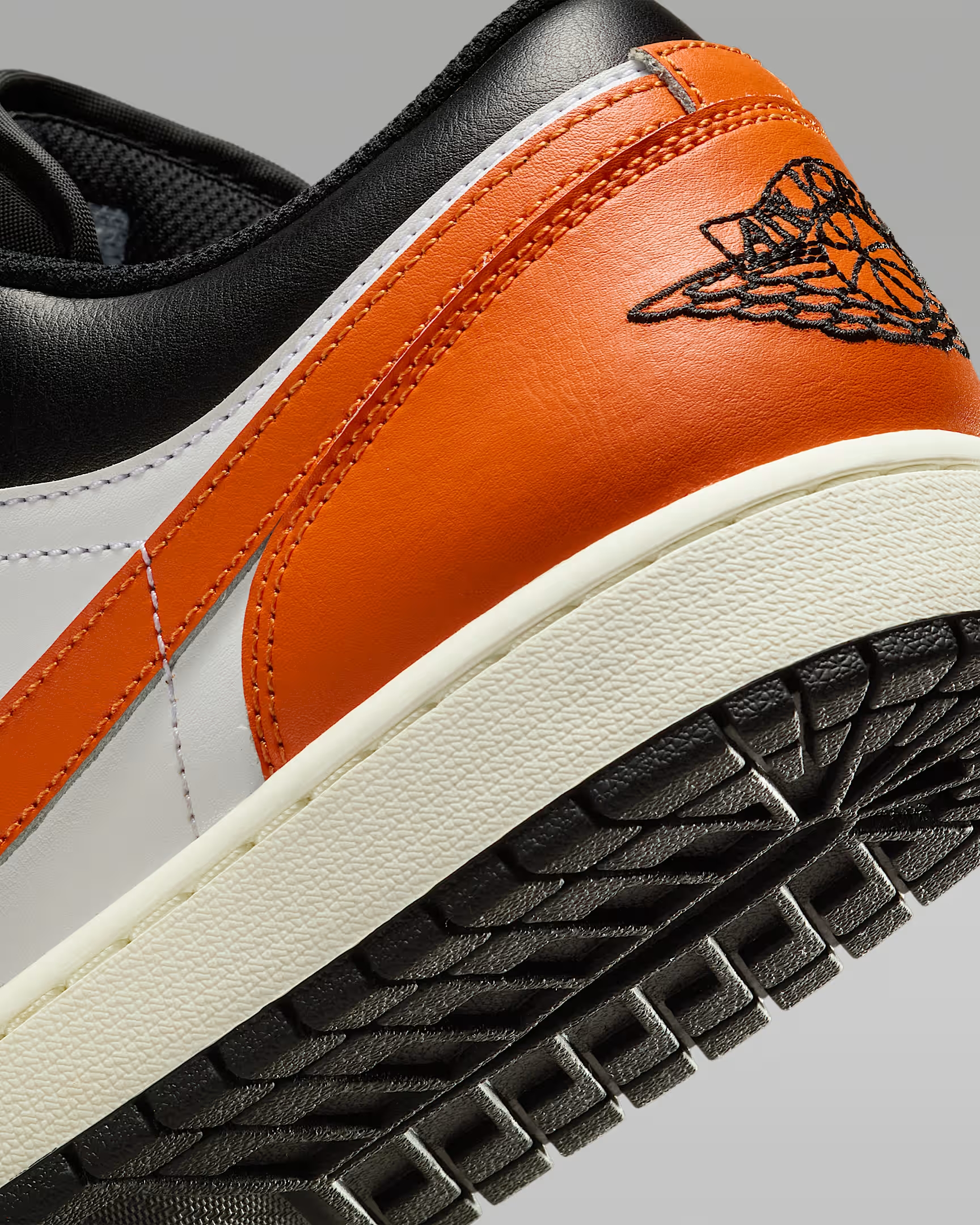 Air Jordan 1 Low - Image 3