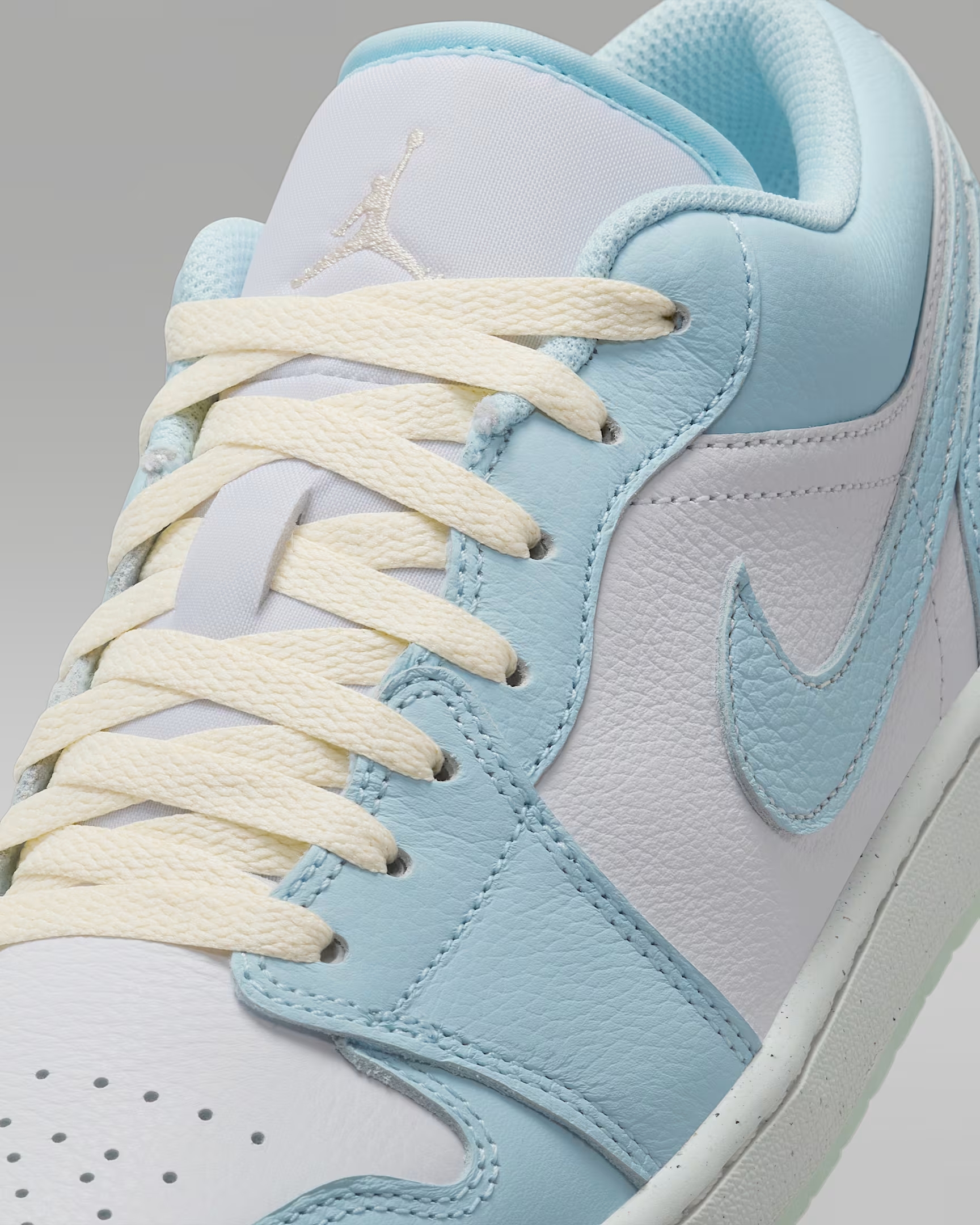 Air Jordan 1 Low SE - Image 4