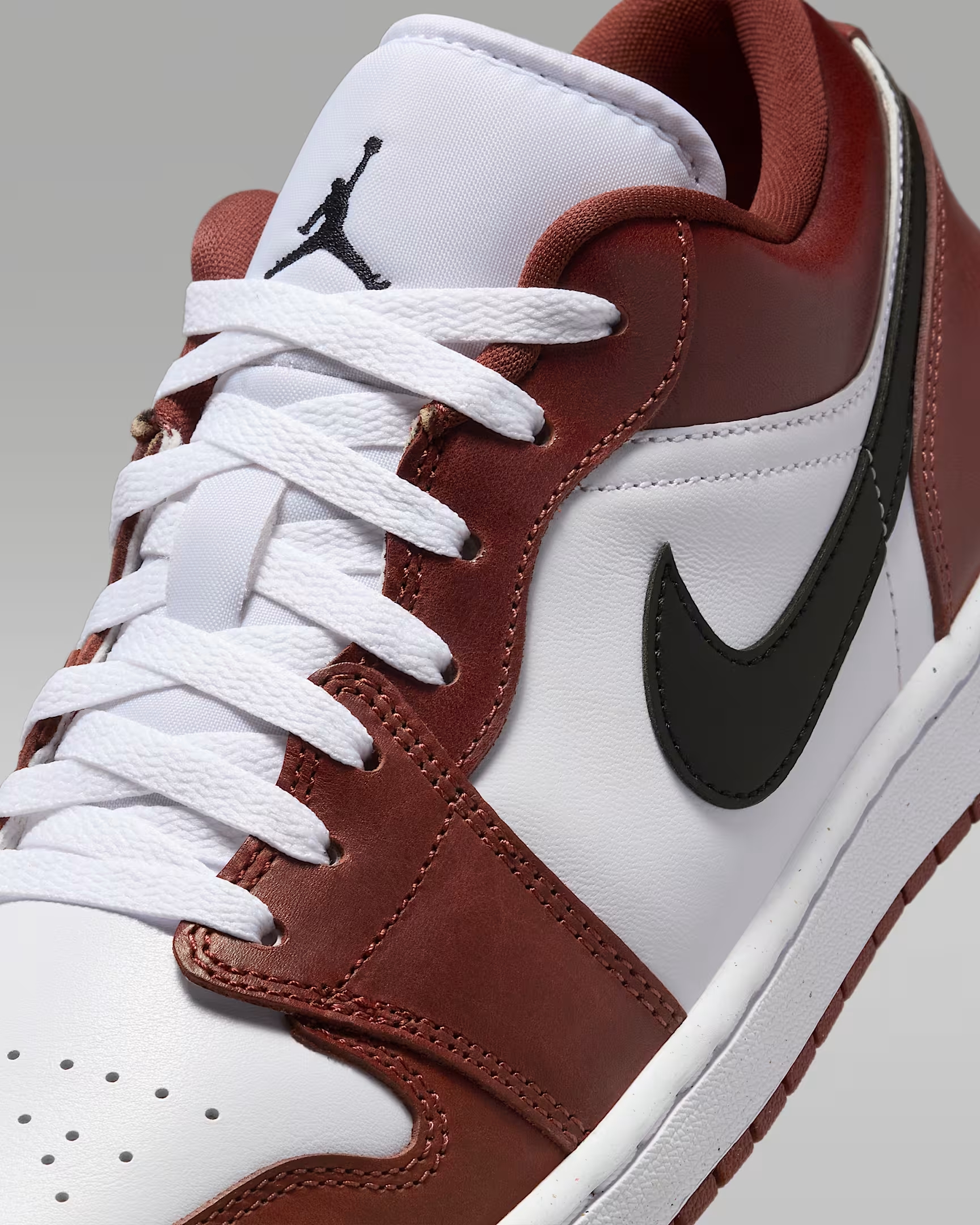 Air Jordan 1 Low SE - Image 4