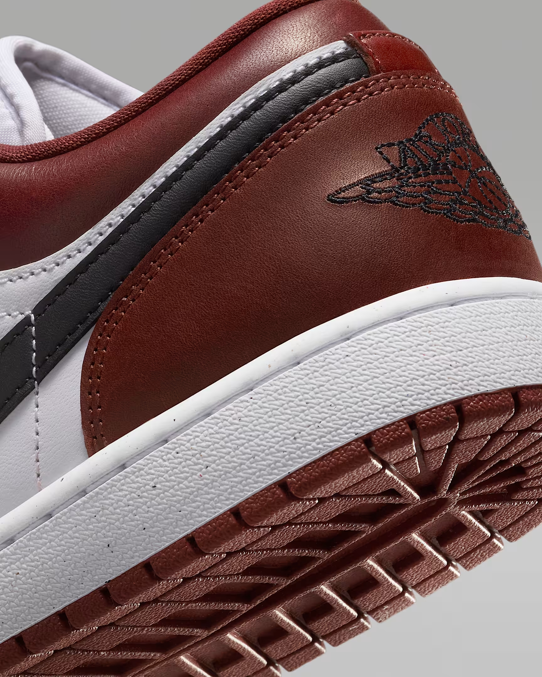 Air Jordan 1 Low SE - Image 3